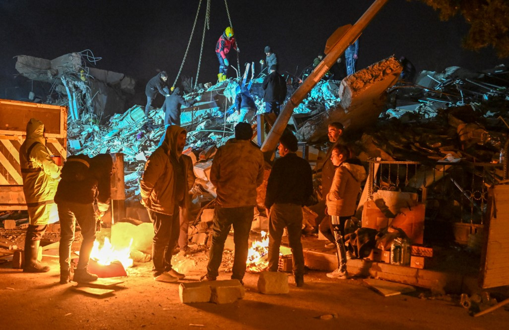 Liyakatsızlar sıcak yataklarında yatarken liyakatlılar soğuk havada bir kişiyi bile yaşatma mücadelesinde - Resim: 3