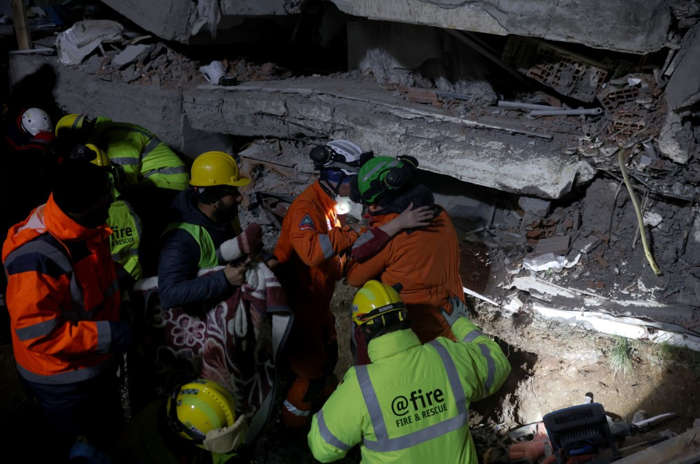 Liyakatsızlar sıcak yataklarında yatarken liyakatlılar soğuk havada bir kişiyi bile yaşatma mücadelesinde - Resim: 33