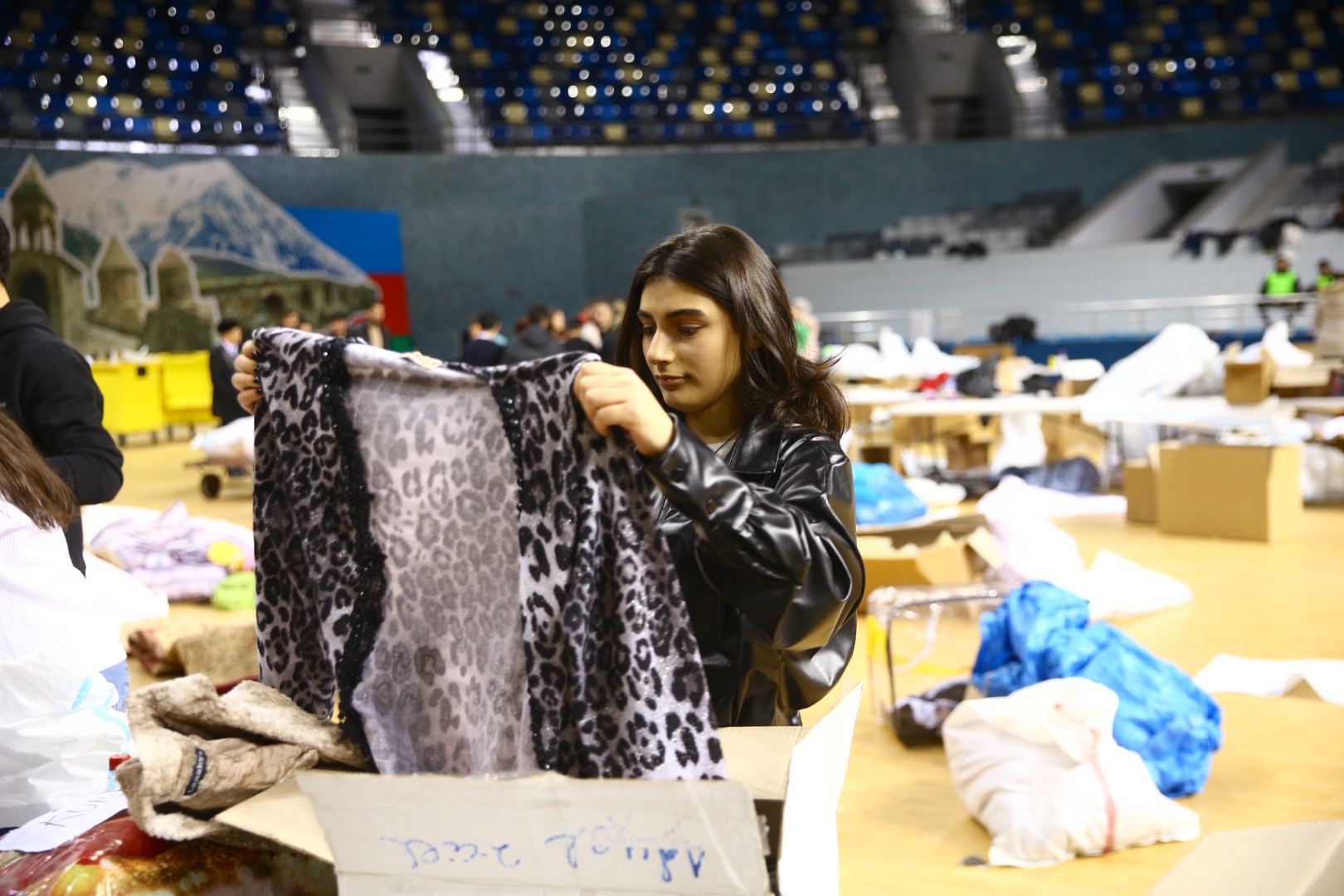 Azerbaycan Türkiye'ye 1541 ton insani yardım gönderdi - Resim: 7