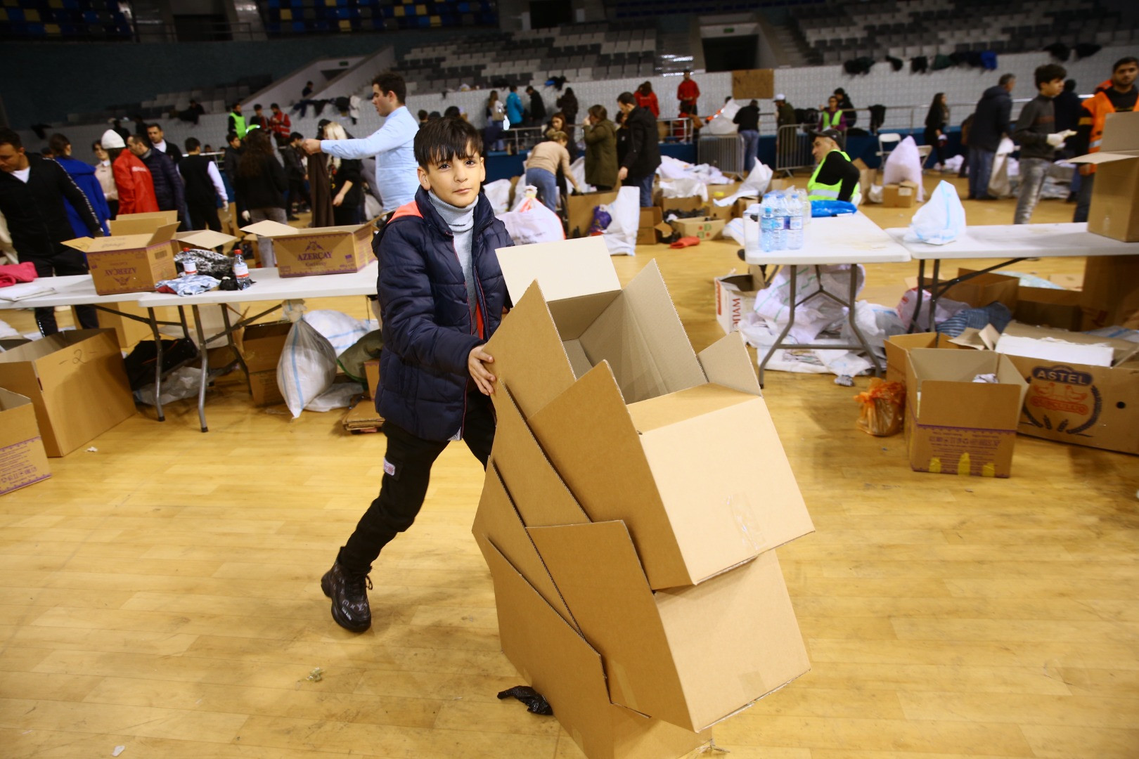 Azerbaycan Türkiye'ye 1541 ton insani yardım gönderdi - Resim: 5