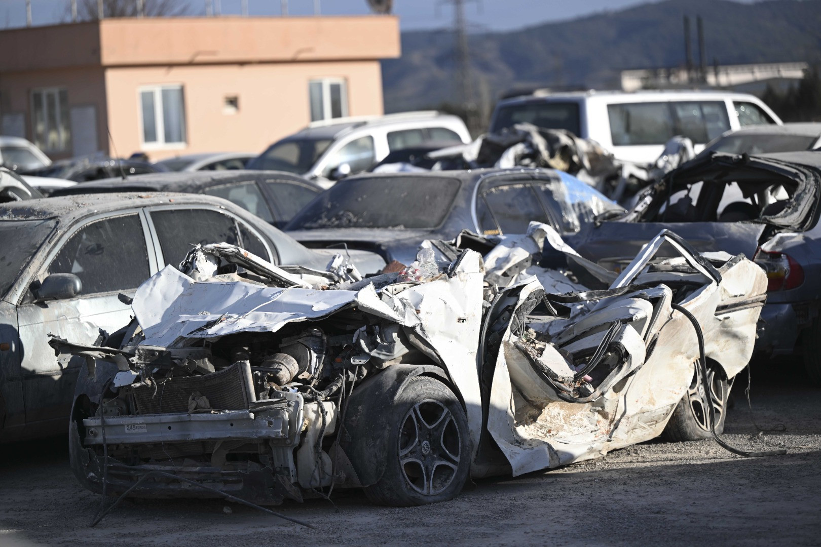 Depremde hasar gören araçlar da kaldırılıyor - Resim: 7