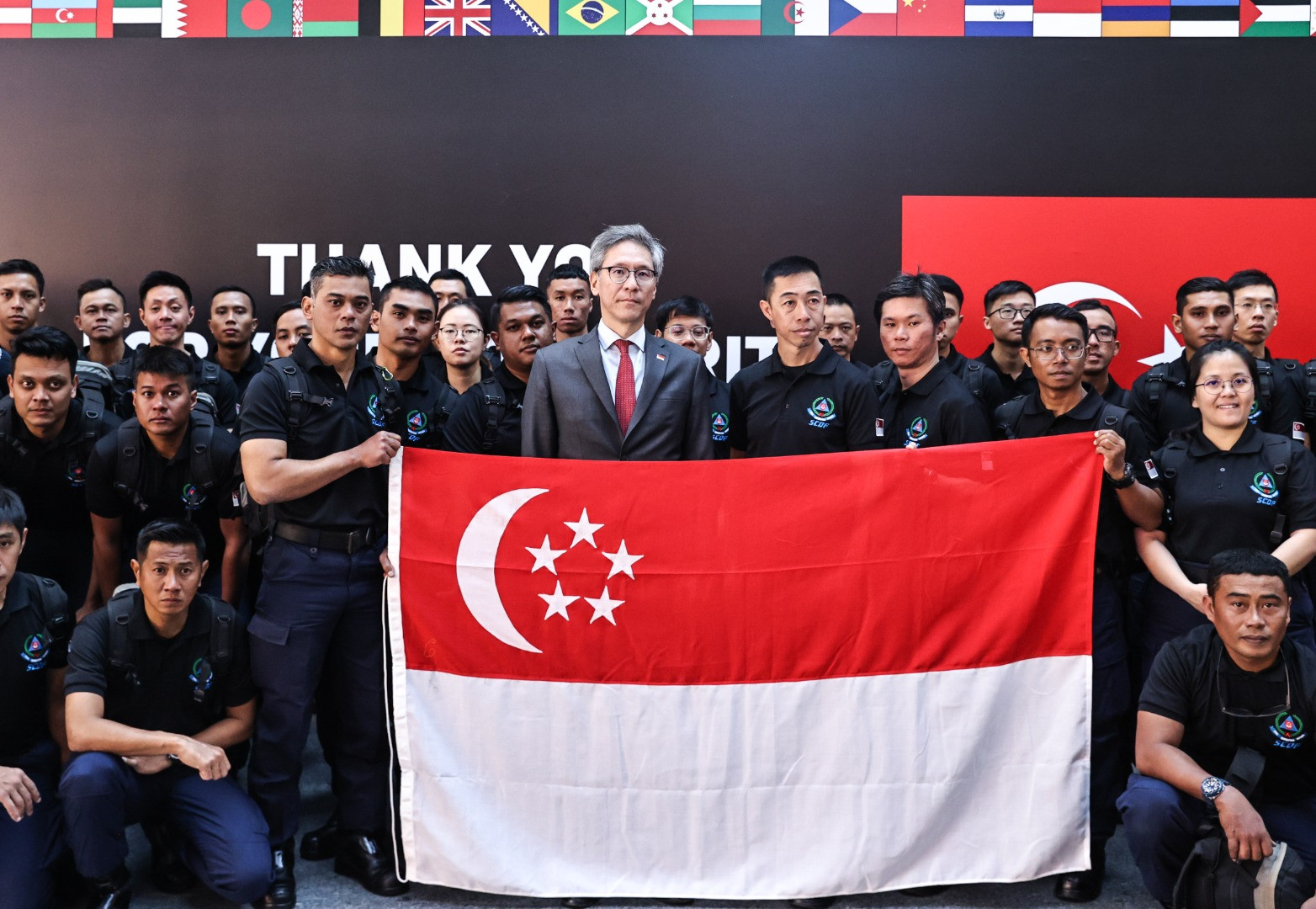 Singapur arama kurtarma ekibi alkışlarla uğurlandı - Resim: 2