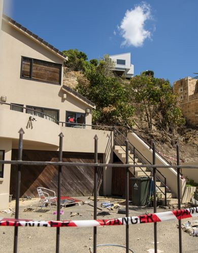 Gabrielle Kasırgası yerle bir etti. 2 bin 200 kişi kayıp - Resim: 11