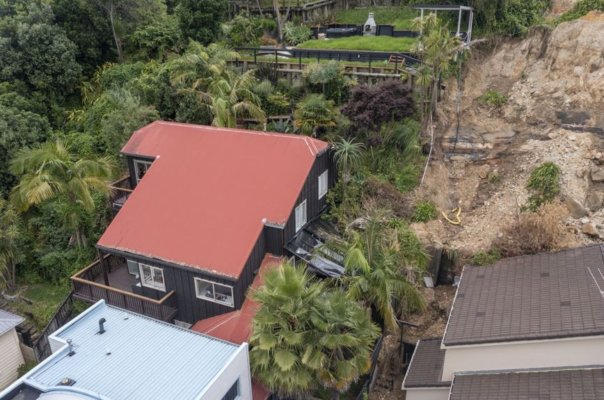 Gabrielle Kasırgası yerle bir etti. 2 bin 200 kişi kayıp - Resim: 2