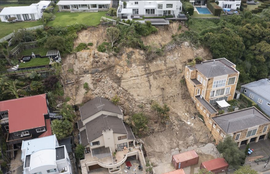 Gabrielle Kasırgası yerle bir etti. 2 bin 200 kişi kayıp - Resim: 1