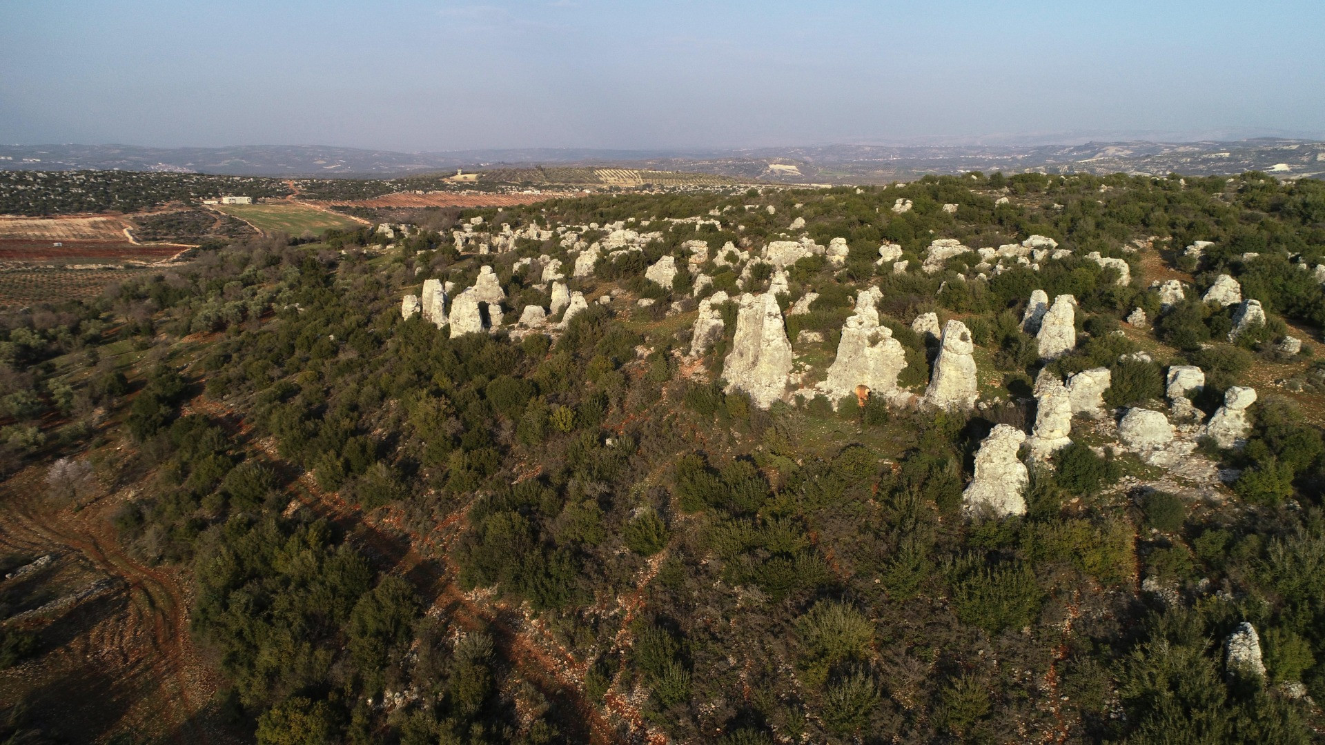 'Gelinler Dağı'ndaki tarihi kaya mezarları, depremlerde hasar görmedi - Resim: 10