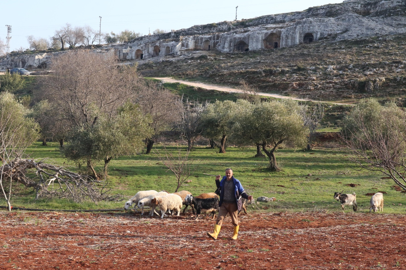 'Gelinler Dağı'ndaki tarihi kaya mezarları, depremlerde hasar görmedi - Resim: 8