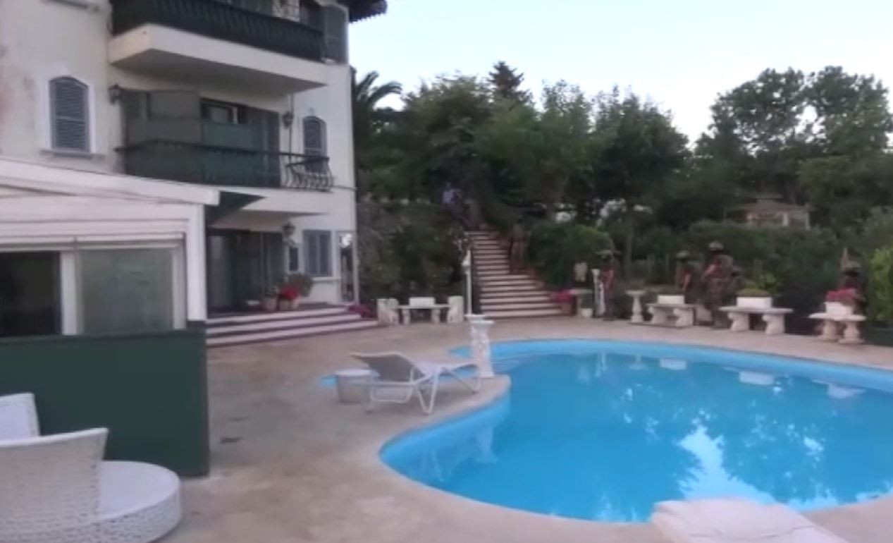Dünyaca ünlü kişi oturacak. Adnan Oktar'ın villası satıldı - Resim: 10