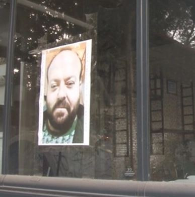 Deprem bölgesindeki duvarlarda kahreden fotoğraflar - Resim: 10