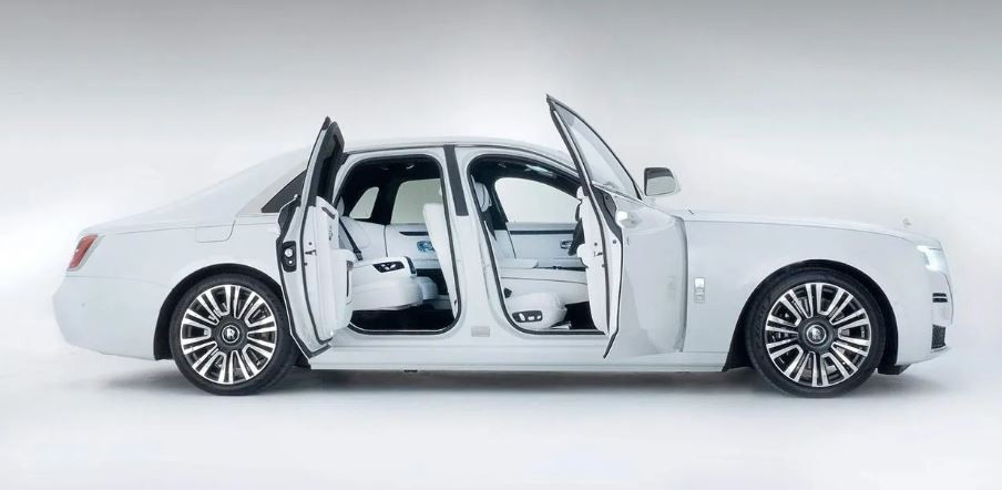 Dünyada sadece 12 adet üretildi. Bu aracın birini Türk aldı fiyatı dudak uçuklattı - Resim: 12