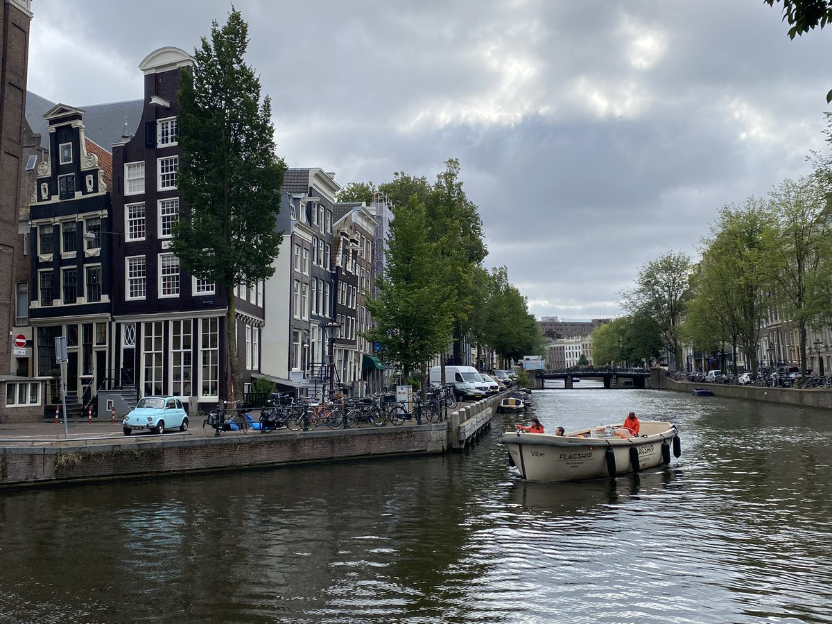 Amsterdam’da evlerin neden yamuk olduğu ve tepelerinde kanca olduğu belli oldu - Resim: 9